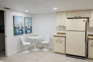 4581 Lakecrest Pl, Sarasota, FL 34233 - Photo 10