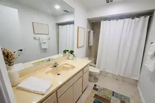 4581 Lakecrest Pl, Sarasota, FL 34233 - Photo 16