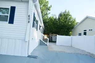 608 River Village Dr, Tarpon Springs, FL 34689 - Photo 4