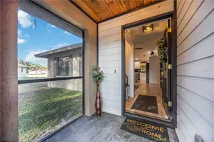 5707 Deer Hollow Ln W, Sarasota, FL 34232 - Photo 4