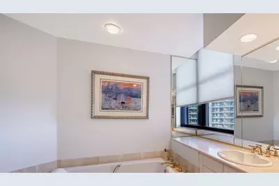 1241 Gulf Of Mexico Drive #804, Longboat Key, FL 34228 - Photo 16