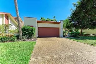 6207 Courtside Dr, Bradenton, FL 34210 - Photo 2