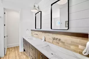 2105 Avenue C, Bradenton Beach, FL 34217 - Photo 20