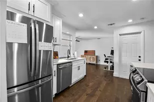 7304 Claries Dr, Sarasota, FL 34243 - Photo 14