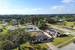 7304 Claries Dr, Sarasota, FL 34243 - Photo 6