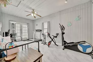 605 51st St W, Bradenton, FL 34209 - Photo 16