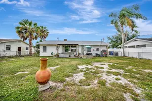 605 51st St W, Bradenton, FL 34209 - Photo 30