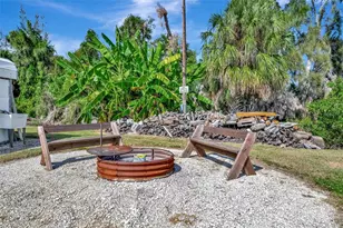 247 Palm Ln, Palmetto, FL 34221 - Photo 12