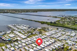 247 Palm Ln, Palmetto, FL 34221 - Photo 2