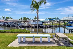 247 Palm Ln, Palmetto, FL 34221 - Photo 10