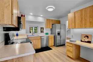 3237 Golden Eagle Ln, Sarasota, FL 34231 - Photo 10