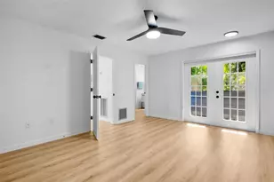 3237 Golden Eagle Ln, Sarasota, FL 34231 - Photo 20