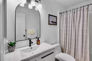 3237 Golden Eagle Ln, Sarasota, FL 34231 - Photo 14