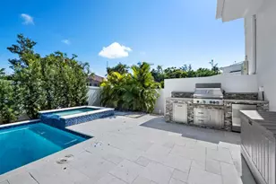 6810 Longboat Dr S, Longboat Key, FL 34228 - Photo 32