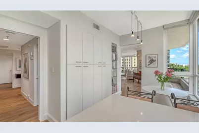 1211 Gulf Of Mexico Drive #301, Longboat Key, FL 34228 - Photo 6