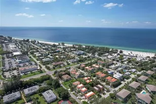 4003 5th Ave, Holmes Beach, FL 34217 - Photo 6
