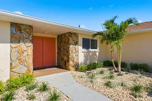 8711 51st Ave W, Bradenton, FL 34210 - Photo 4