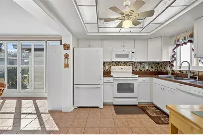 14 Strathmore Boulevard #14, Sarasota, FL 34233 - Photo 12