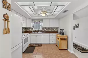 14 Strathmore Blvd, Sarasota, FL 34233 - Photo 14