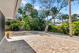 630 Venice Ln, Sarasota, FL 34242 - Photo 34