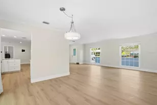 630 Venice Ln, Sarasota, FL 34242 - Photo 12