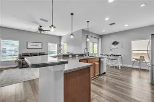 714 Griffen Heights Ct, Ruskin, FL 33570 - Photo 14