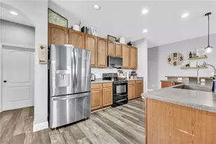 714 Griffen Heights Ct, Ruskin, FL 33570 - Photo 24