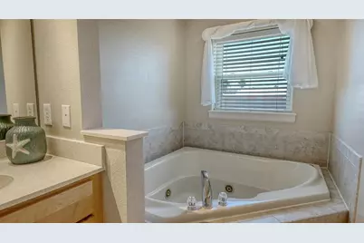 221 17th Street N, Bradenton Beach, FL 34217 - Photo 32