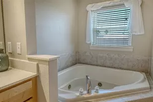 221 17th St N, Bradenton Beach, FL 34217 - Photo 32