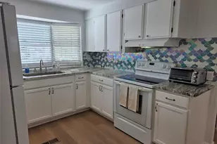 3235 Sweet Bay Terrace, Sarasota, FL 34237 - Photo 18