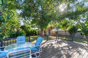 2530 Loma Linda St, Sarasota, FL 34239 - Photo 18