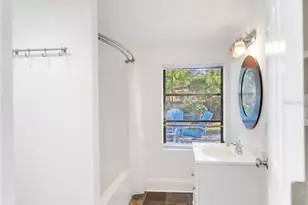 2530 Loma Linda St, Sarasota, FL 34239 - Photo 18