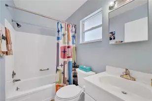 2401 Riverbluff Pkwy, Sarasota, FL 34231 - Photo 28