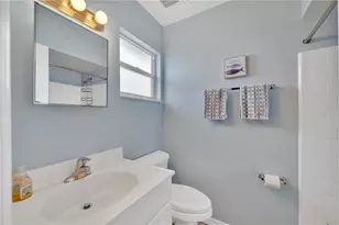 2401 Riverbluff Pkwy, Sarasota, FL 34231 - Photo 26