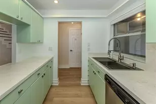 3208 Ramblewood Dr N, Sarasota, FL 34237 - Photo 16