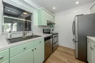 3208 Ramblewood Dr N, Sarasota, FL 34237 - Photo 12