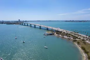 3208 Ramblewood Dr N, Sarasota, FL 34237 - Photo 66