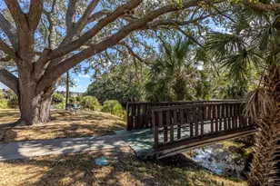 3208 Ramblewood Dr N, Sarasota, FL 34237 - Photo 30