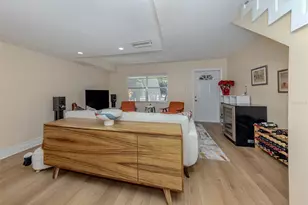 3208 Ramblewood Dr N, Sarasota, FL 34237 - Photo 4