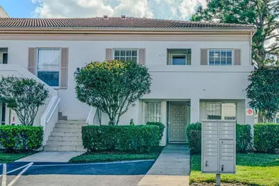 5242 Wedgewood Lane #62, Sarasota, FL 34235 - Photo 2