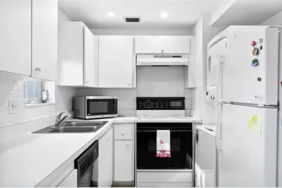 597 Sutton Place, Longboat Key, FL 34228 - Photo 6