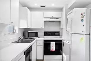 597 Sutton Pl, Longboat Key, FL 34228 - Photo 6