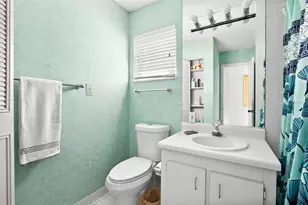 597 Sutton Pl, Longboat Key, FL 34228 - Photo 22