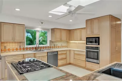 103 Sunset Lane, Anna Maria, FL 34216 - Photo 20