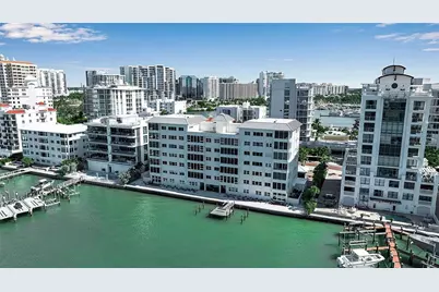 226 Golden Gate Point #21, Sarasota, FL 34236 - Photo 8