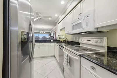 5393 Gulf Of Mexico Drive #211, Longboat Key, FL 34228 - Photo 18