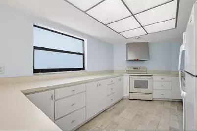 5393 Gulf Of Mexico Drive #211, Longboat Key, FL 34228 - Photo 40