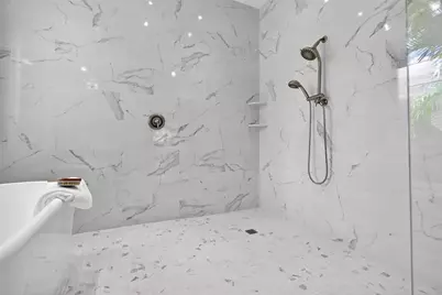 3488 Mistletoe Lane, Longboat Key, FL 34228 - Photo 38