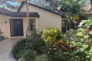 2237 Circlewood Dr, Sarasota, FL 34231 - Photo 2