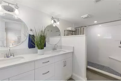 4390 Exeter Drive #206, Longboat Key, FL 34228 - Photo 20